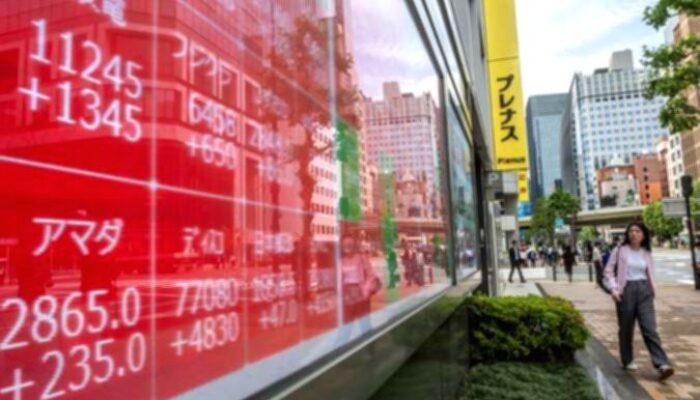 Bursa Asia Melemah Meski Laba Samsung Melonjak akibat Permintaan AI