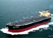 Direktur Utama Humpuss Maritim Internasional Ari Askhara dalam RUPST perusahaan di Jakarta