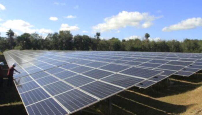 Indonesia Tawarkan Investasi Proyek PLTS 100 GW kepada Cina