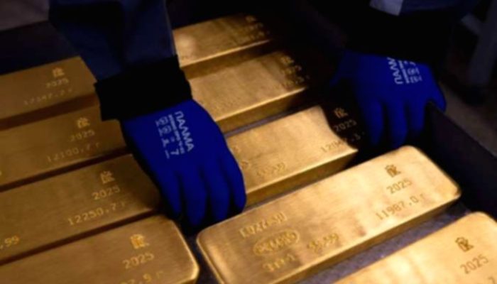 Harga Emas Turun Tipis Jelang Kebijakan Suku Bunga Federal Reserve
