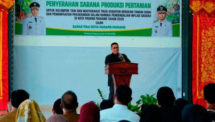 Pemkot Padang Panjang Salurkan Bantuan Pertanian Guna Tekan Inflasi