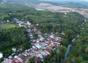 Suasana pemukiman warga di Desa Rantau Bakula yang berada di sekitar area tambang batu bara PT MMI.