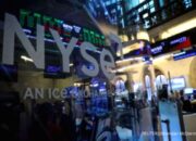 Wall Street Stabil Jelang Debut Saham SK Hynix di Nasdaq