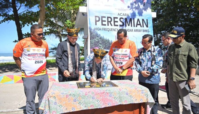 Mahyeldi Operasikan Radar BMKG Perkuat Mitigasi Bencana Pesisir Pariaman