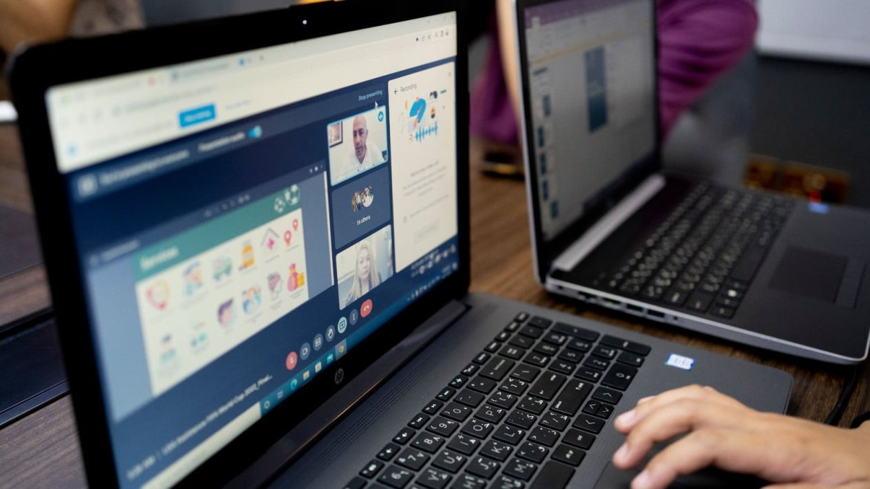 membongkar-solusi-agar-laptop-tetap-cepat-meski-usianya-sudah-lebih-dari-lima-tahun