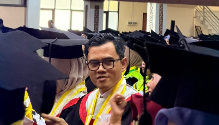 Doktor Baru UNP Pimpin Program PJJ Atasi Putus Sekolah