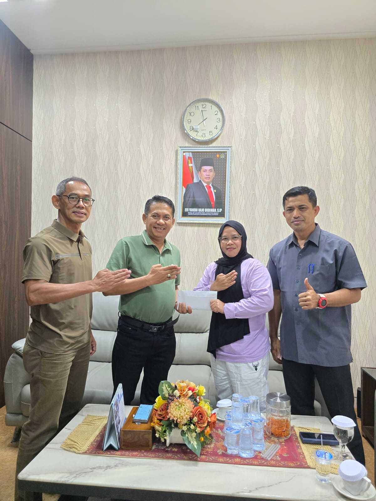 evi-yandri-rajo-budiman-lepas-wasit-inkado-sumbar-ikuti-ujian-wasit/juri-akf-ke-bangladesh