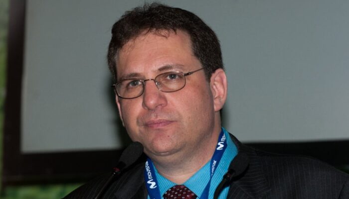 Menelusuri Jejak Kevin Mitnick Sang Peretas Legendaris Dunia