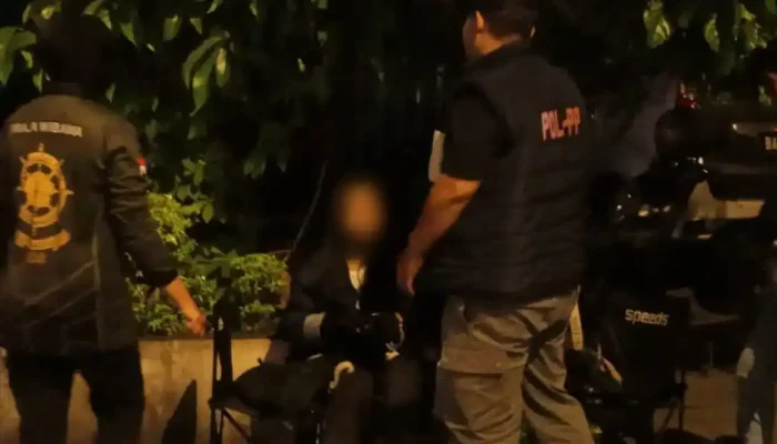 Satpol PP Padang Sisir Tempat Hiburan dan Sita Miras