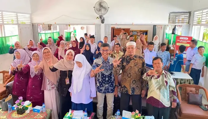 OJK Bekali Siswa SLB Negeri 1 Painan Literasi Keuangan