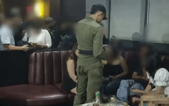 Satpol PP Padang Amankan Sembilan Pengunjung Hiburan Tanpa Identitas