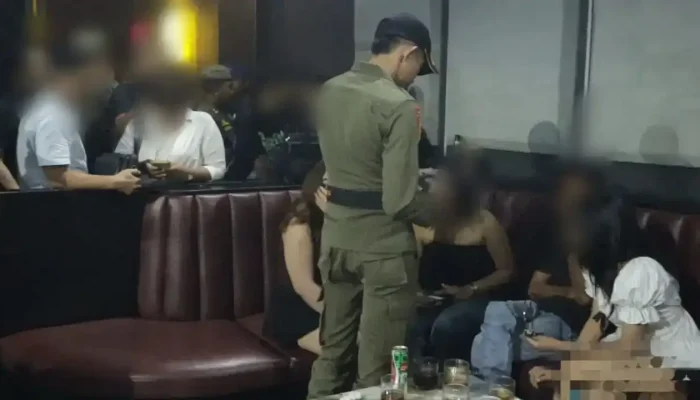 Satpol PP Padang Amankan Sembilan Pengunjung Hiburan Tanpa Identitas