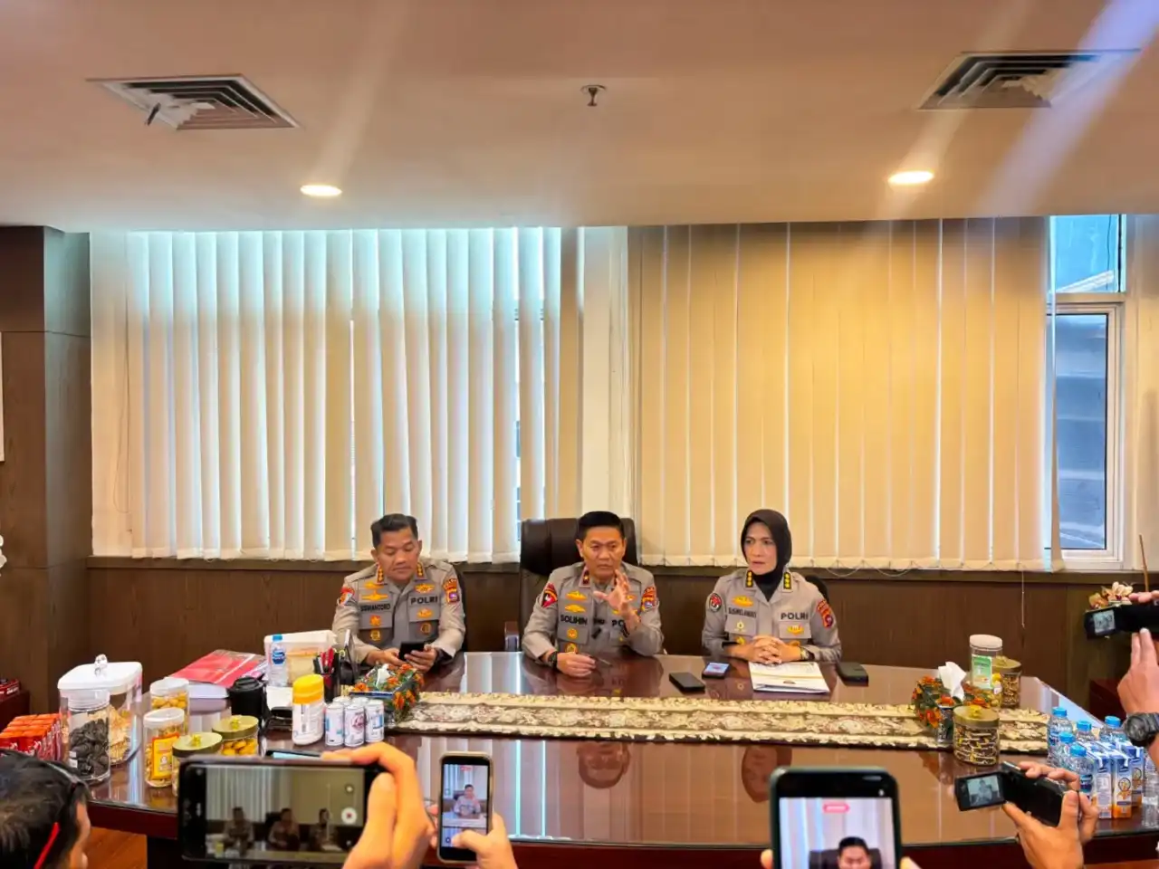 polda-sumbar-tunda-pelantikan-oknum-anggota-terlibat-pelanggaran-kode-etik