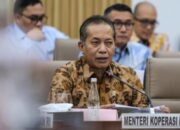 Menteri Koperasi Ferry Juliantono memberikan keterangan pers terkait peluang koperasi mengelola sektor pertambangan.