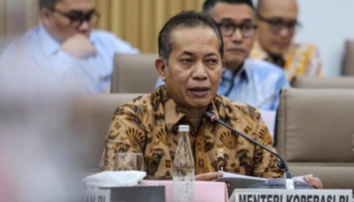 Menkop Ferry Juliantono Sebut Koperasi Desa Bisa Kelola Tambang
