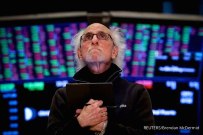 Tampilan layar terminal perdagangan saham Wall Street yang menunjukkan pergerakan indeks S&P 500
