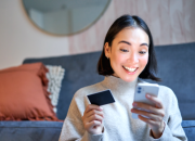 Smartphone Samsung Galaxy Foldable 8 dengan logo BRI Kartu Kredit sebagai penawaran promo pre-order.