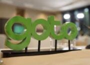 Tampilan layar perdagangan saham GOTO yang menunjukkan antrean jual di bursa efek