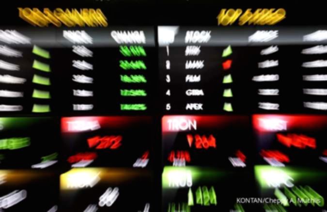 Logo Bursa Efek Indonesia atau BEI di gedung bursa saham Jakarta