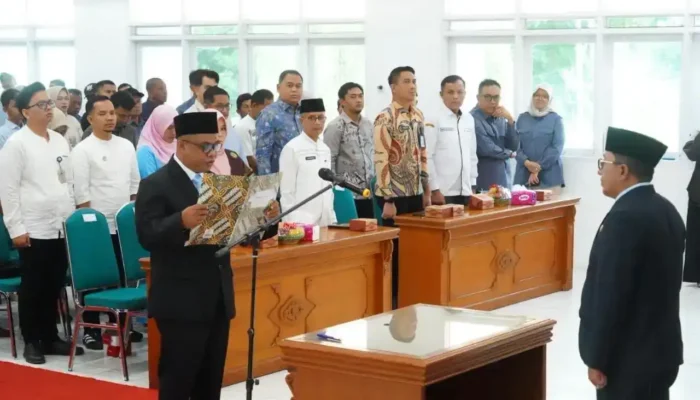 Bupati Tanah Datar Lantik Direktur Baru Perumda Tirta Alami