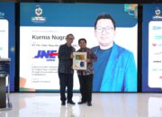 media-communication-head-jne-kurnia-nugraha-raih-penghargaan-indonesia-public-relations-top-leader-2026