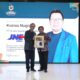 media-communication-head-jne-kurnia-nugraha-raih-penghargaan-indonesia-public-relations-top-leader-2026