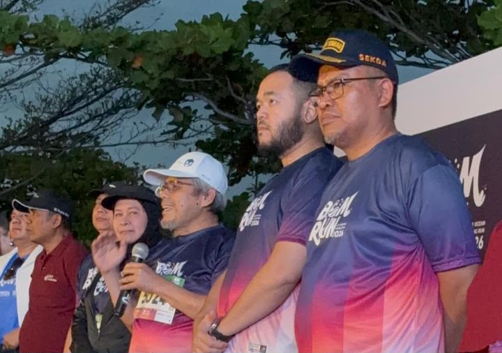 race-day-bom-run-2026,-sekda-sumbar-apresiasi-konsistensi-ikasmantri-dorong-sport-tourism