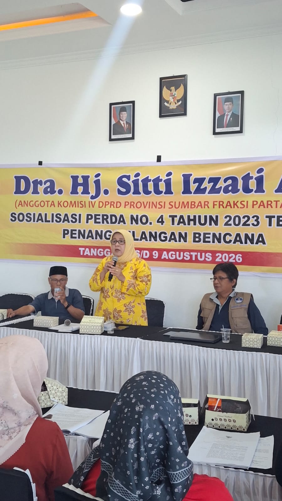 anggota-dprd-sumbar-sitti-izzati-aziz-gelar-sosper-penanggulangan-bencana-di -ketaping