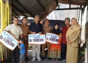 pemko-padang-salurkan-bantuan-sosial-bagi-korban-bencana-di-koto-tangah