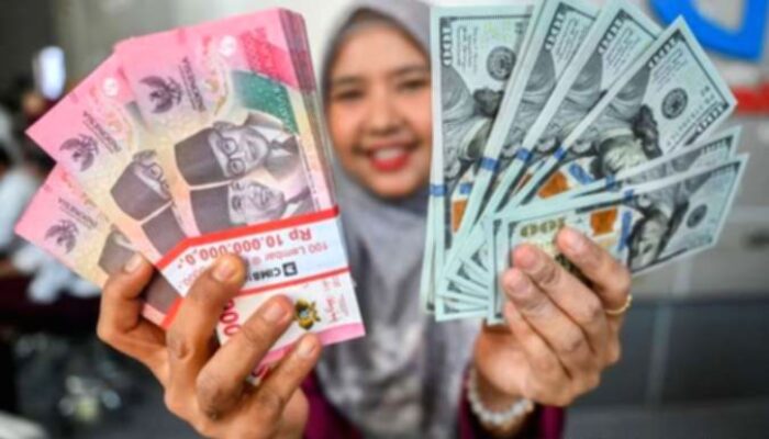 Rupiah Melemah ke Rp18.027 per Dolar AS pada Perdagangan Hari Ini