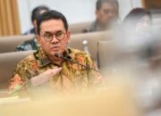 Menteri Perdagangan Budi Santoso saat memberikan keterangan pers terkait kebijakan ekspor logam tanah jarang.