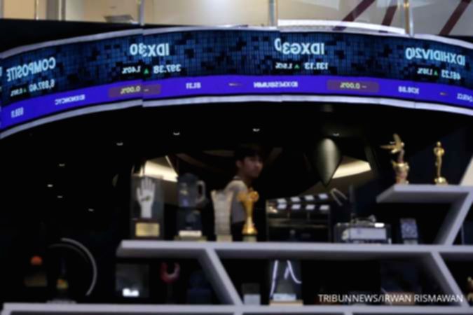 Tampilan layar data grafik kinerja emiten di Bursa Efek Indonesia pada semester I-2026.