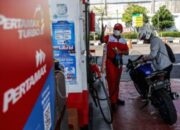 Sejumlah dispenser pengisian bahan bakar minyak di SPBU Pertamina yang melayani kendaraan bermotor