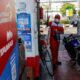Sejumlah dispenser pengisian bahan bakar minyak di SPBU Pertamina yang melayani kendaraan bermotor